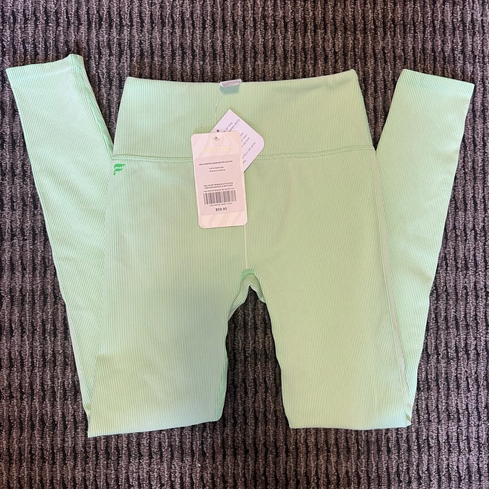 Fabletics Matching Set - Picture 6 of 6